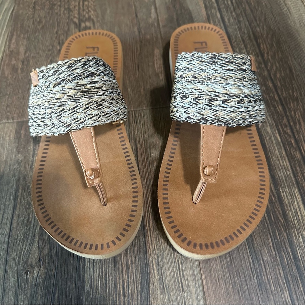Flojos woven braided flip flop women's size 7 sandal